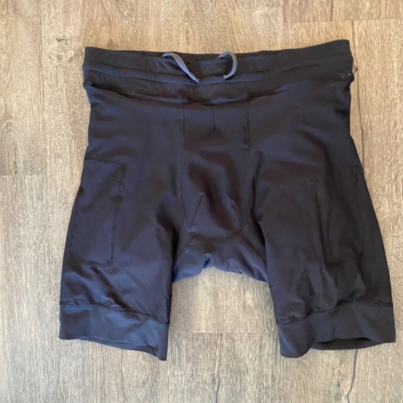 Lululemon Shorts Gray Size Medium - Picture 10 of 10